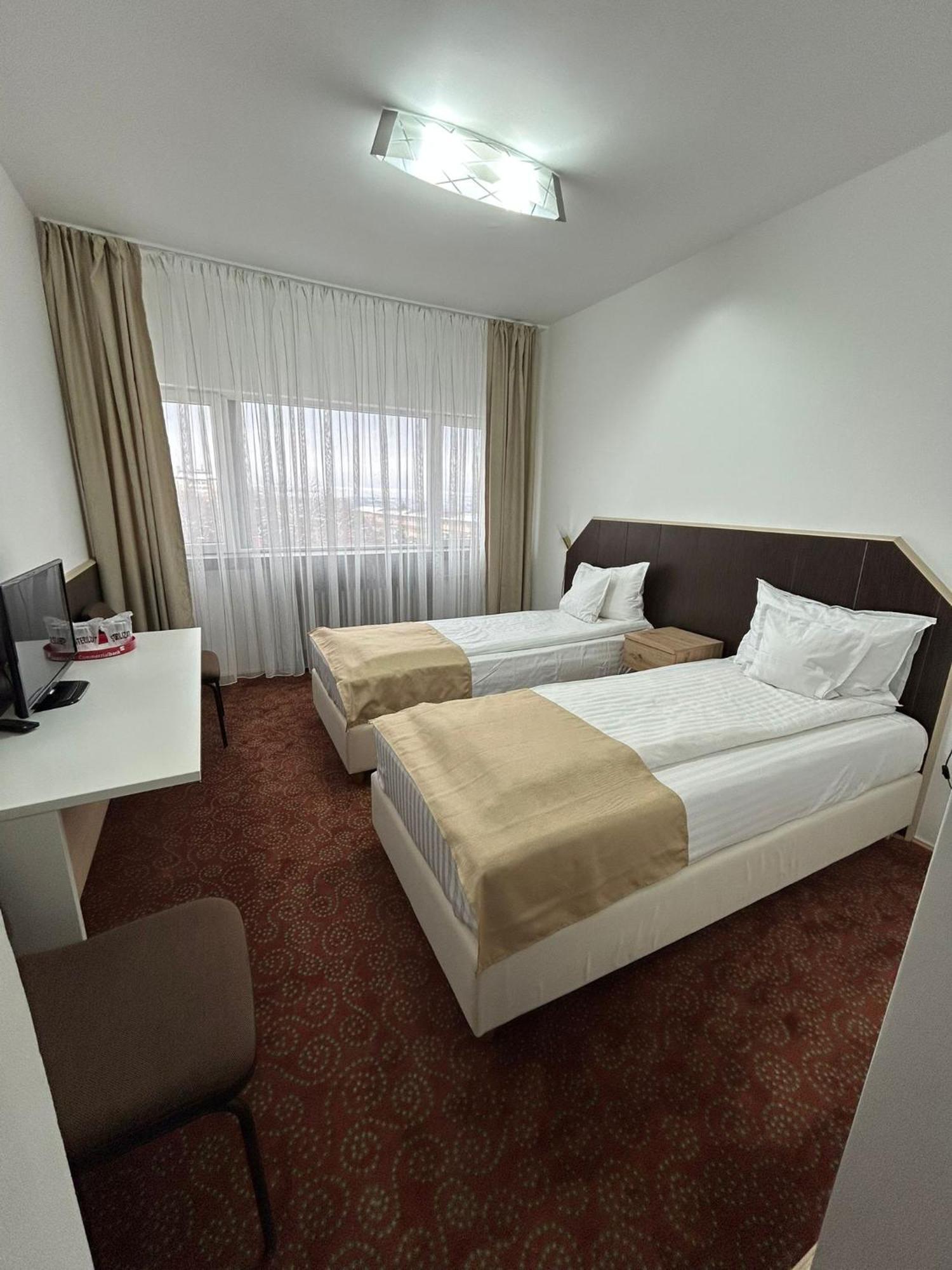 Hotel Bucovina Сучава Экстерьер фото