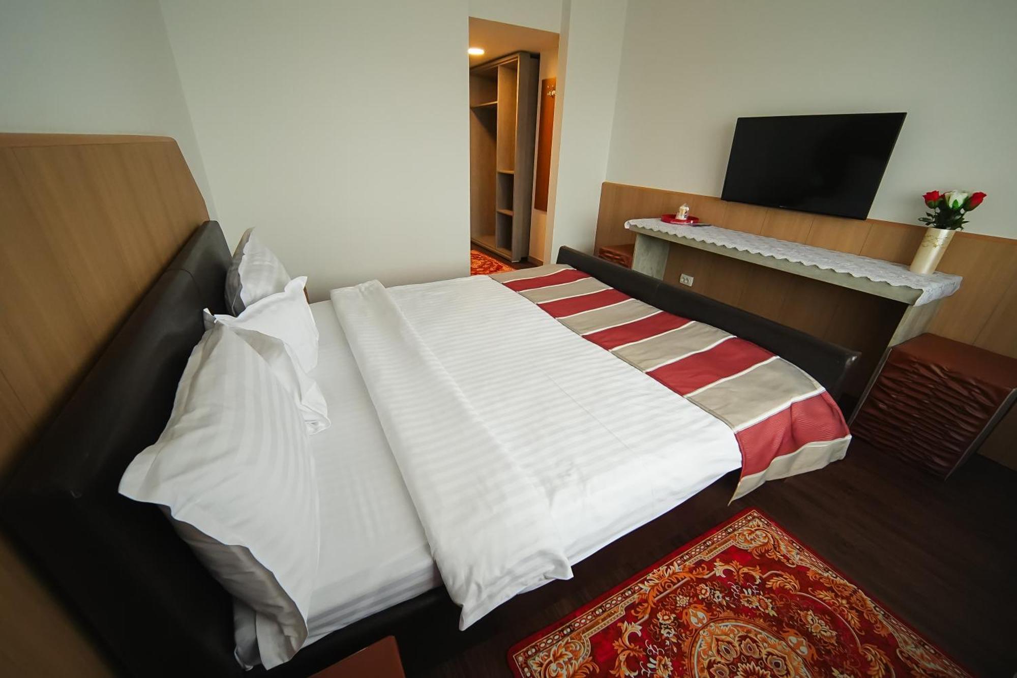 Hotel Bucovina Сучава Экстерьер фото